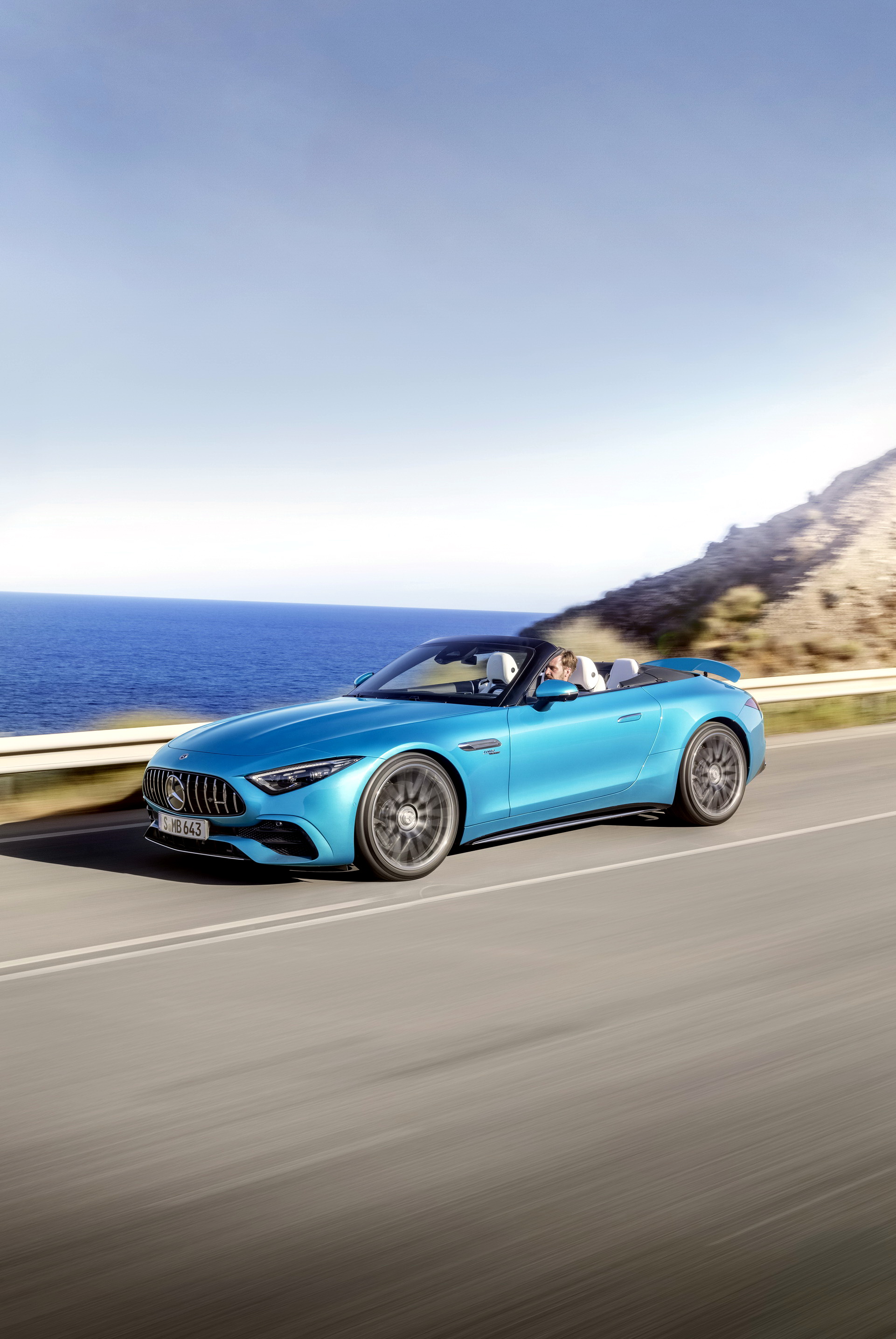 2023 Mercedes-AMG SL 43 (Color: Hyperblue Metallic) Front Three-Quarter Wallpapers (5)