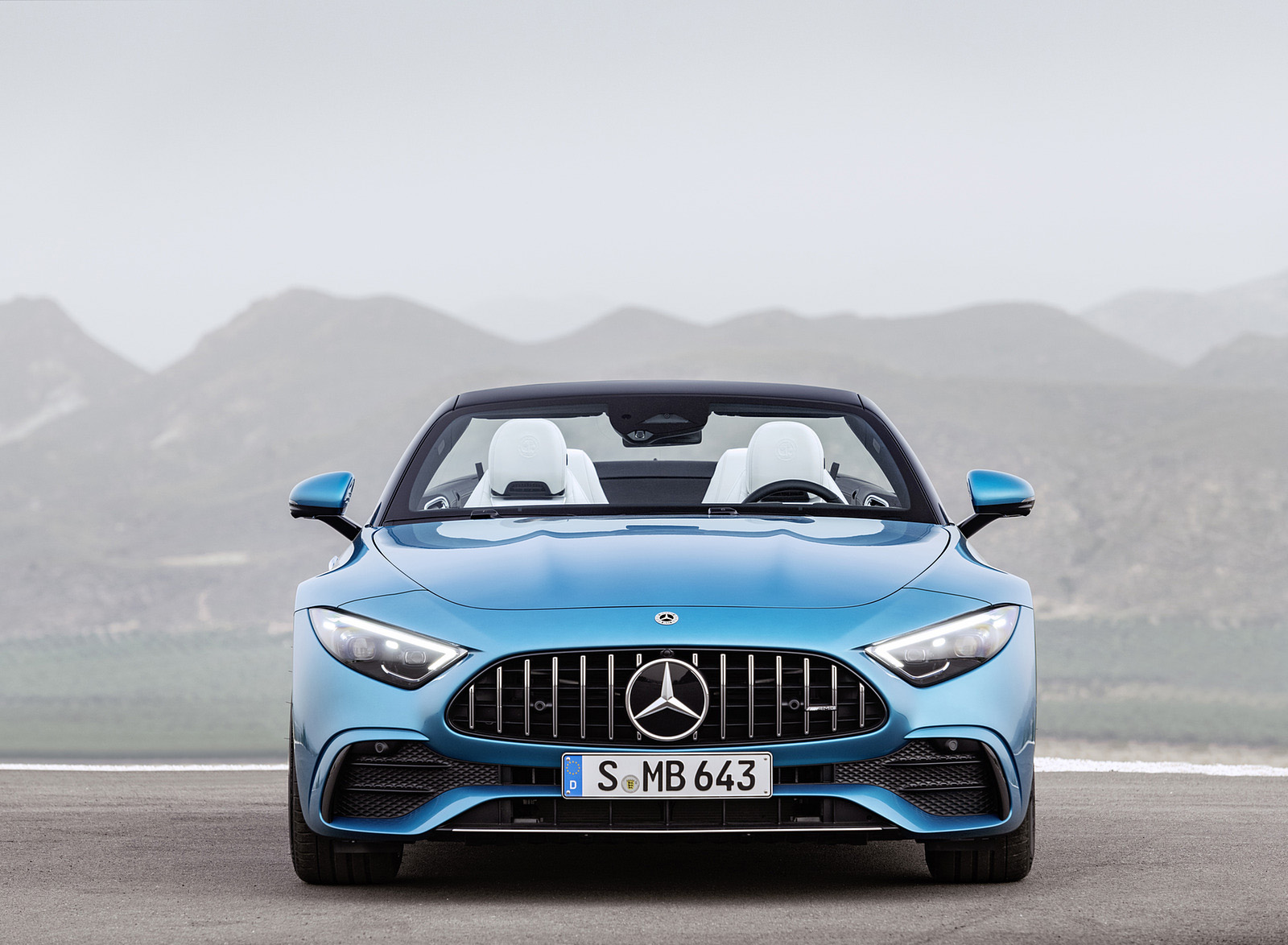2023 Mercedes-AMG SL 43 (Color: Hyperblue Metallic) Front Wallpapers #23 of 43