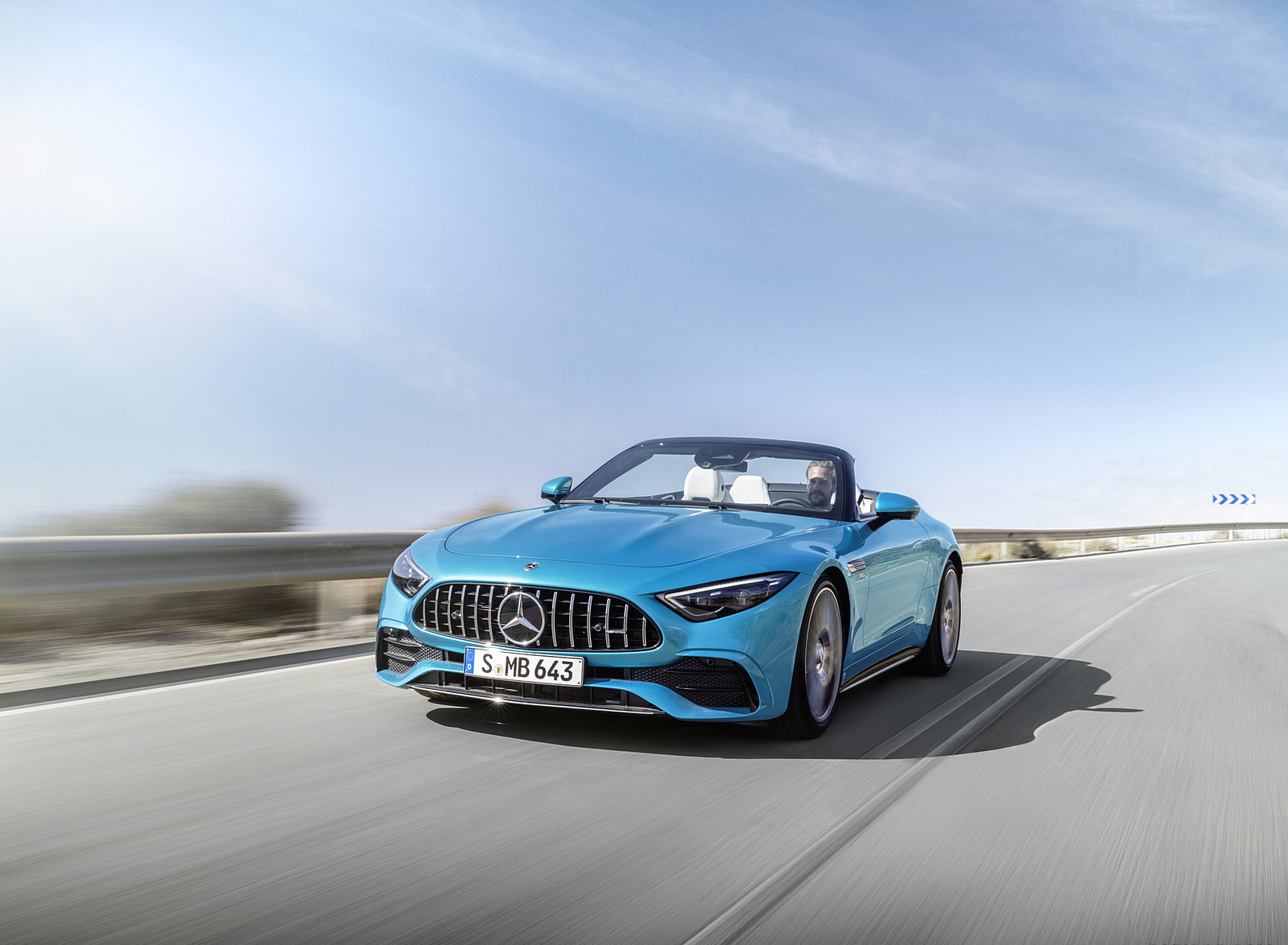2023 Mercedes-AMG SL 43 (Color: Hyperblue Metallic) Front Wallpapers #3 of 43