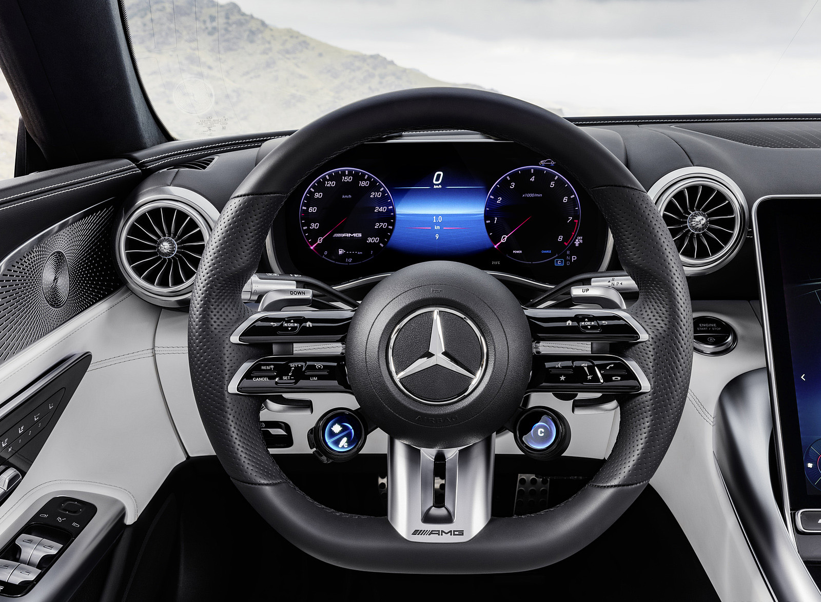 2023 Mercedes-AMG SL 43 (Color: Hyperblue Metallic) Interior Steering Wheel Wallpapers #40 of 43