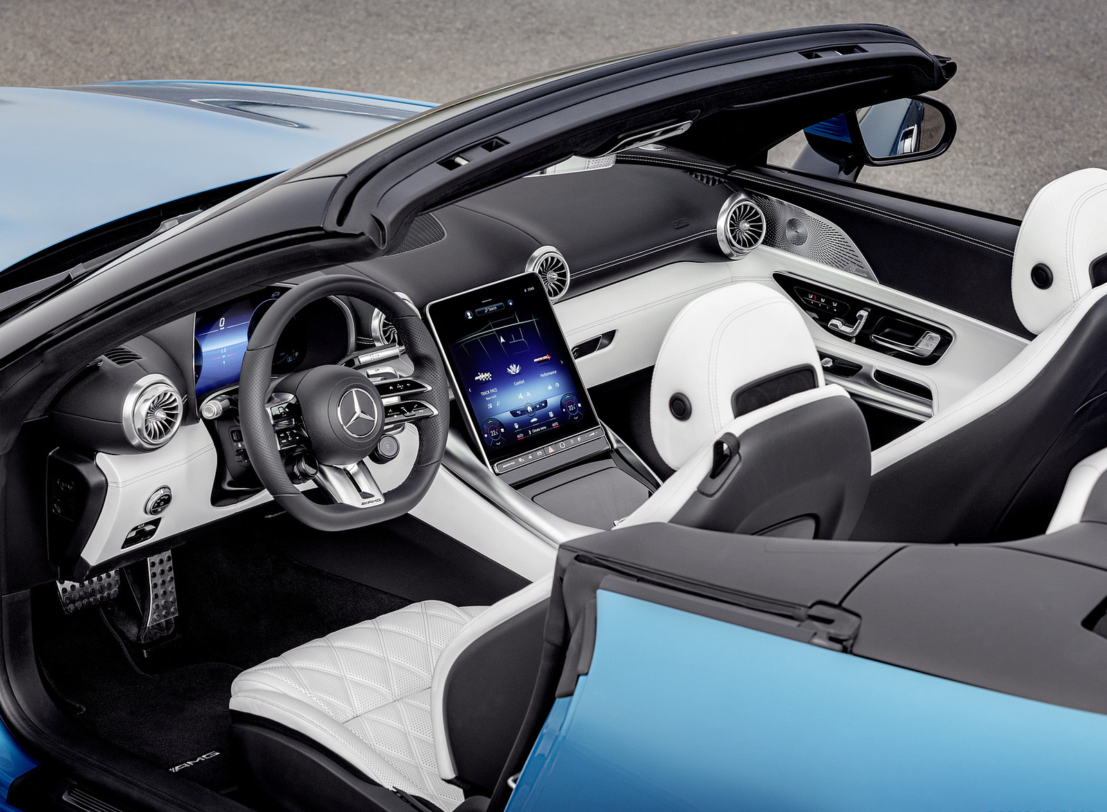 2023 Mercedes-AMG SL 43 (Color: Hyperblue Metallic) Interior Wallpapers #37 of 43