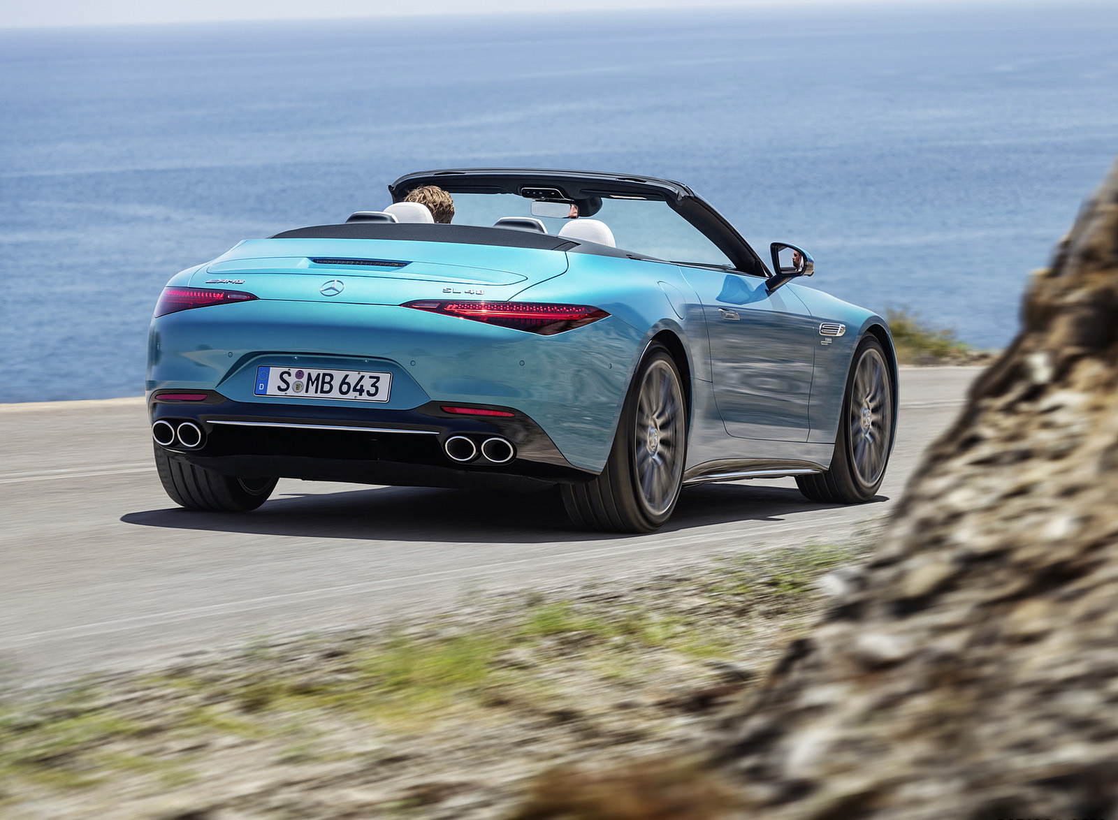 2023 Mercedes-AMG SL 43 (Color: Hyperblue Metallic) Rear Wallpapers (9)