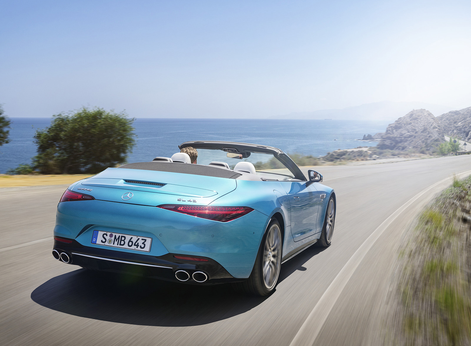 2023 Mercedes-AMG SL 43 (Color: Hyperblue Metallic) Rear Wallpapers #2 of 43