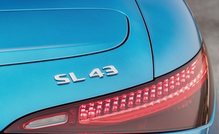 2023 Mercedes-AMG SL 43 (Color: Hyperblue Metallic) Tail Light Wallpapers 450x275 (34)