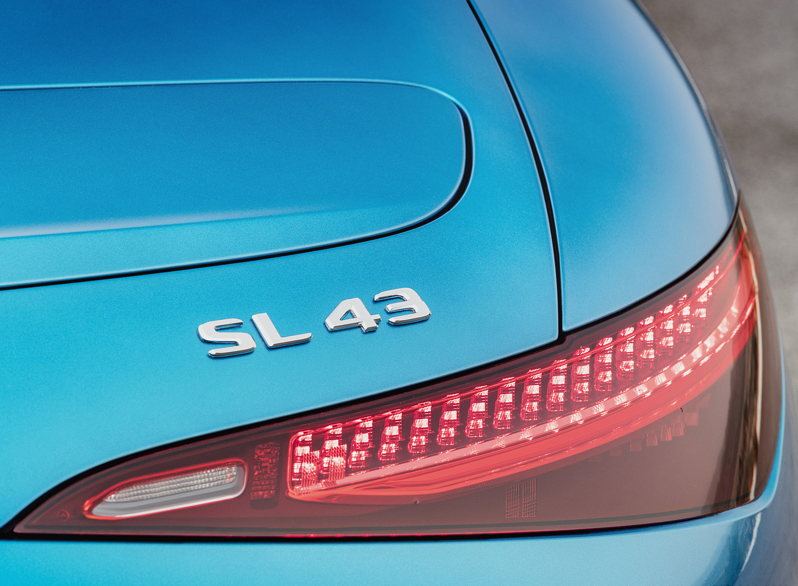 2023 Mercedes-AMG SL 43 (Color: Hyperblue Metallic) Tail Light Wallpapers #34 of 43