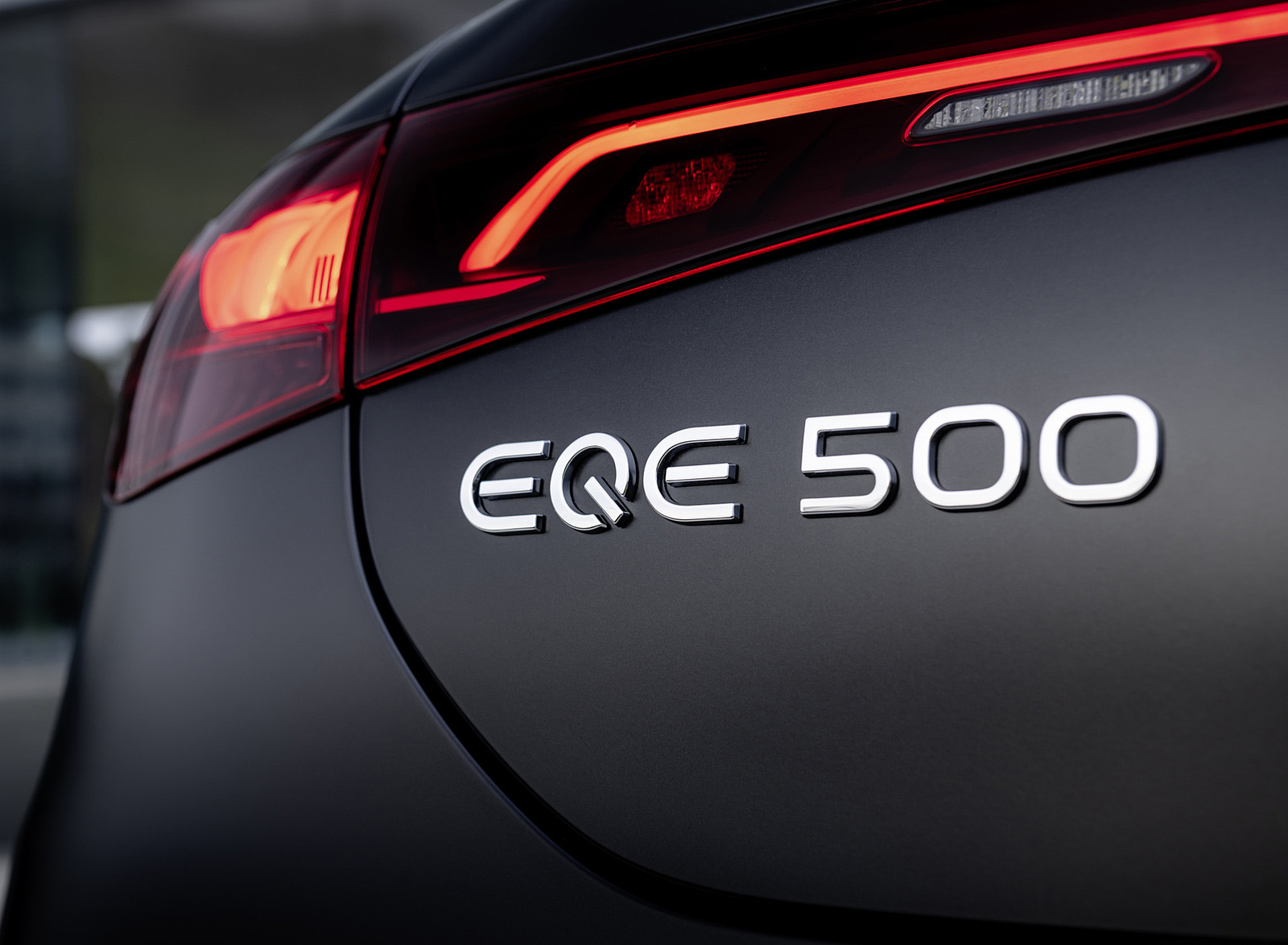 2023 Mercedes-Benz EQE 500 4MATIC (Color: Graphite Gray Magno) Badge Wallpapers #33 of 56