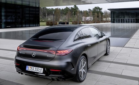 2023 Mercedes-Benz EQE 500 4MATIC (Color: Graphite Gray Magno) Rear Wallpapers 450x275 (27)