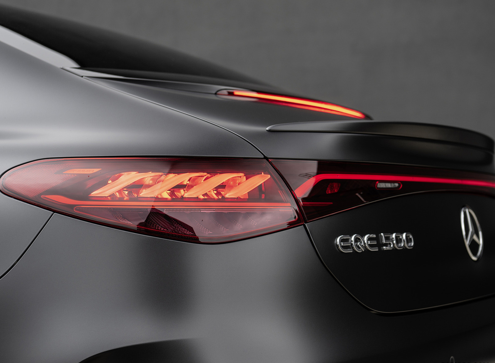 2023 Mercedes-Benz EQE 500 4MATIC (Color: Graphite Gray Magno) Tail Light Wallpapers #34 of 56