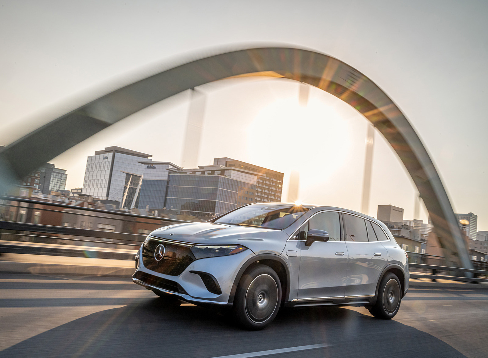 Мерседес EQS SUV 2023