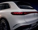 2023 Mercedes-Benz EQS SUV AMG Line (Color: Diamond White) Tail Light Wallpapers 150x120 (82)