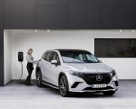 2023 Mercedes-Benz EQS SUV Electric Art Line (Color: Alpine Grey) Charging Wallpapers 150x120 (45)