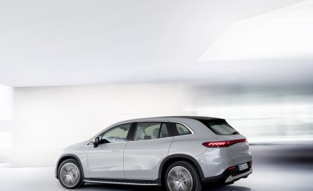 2023 Mercedes-Benz EQS SUV Electric Art Line (Color: Alpine Grey) Rear Three-Quarter Wallpapers 450x275 (36)
