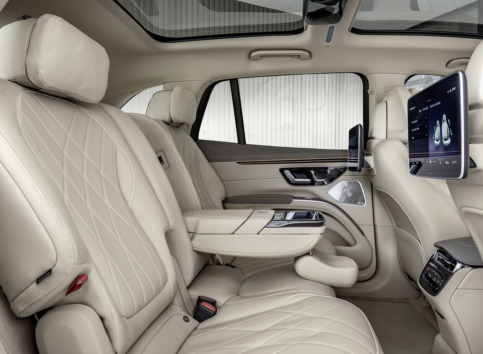 2023 Mercedes-Benz EQS SUV Interior Rear Seats Wallpapers #64 of 212