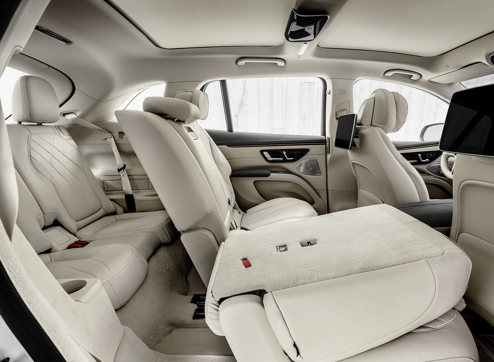 2023 Mercedes-Benz EQS SUV Interior Third Row Seats Wallpapers #65 of 212