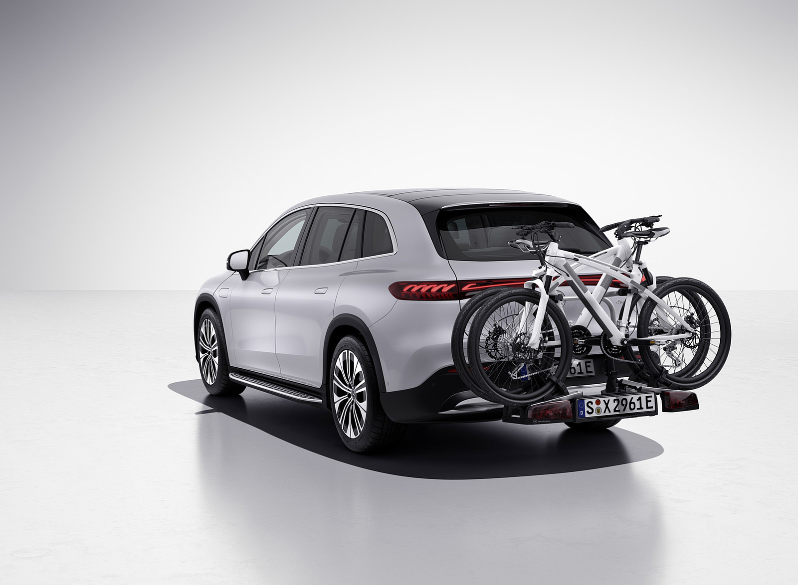 2023 Mercedes-Benz EQS SUV With towbar and bicycle carrier Wallpapers #201 of 212