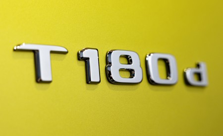2023 Mercedes-Benz T-Class (Color: Limonite Yellow Metallic) Badge Wallpapers 450x275 (51)