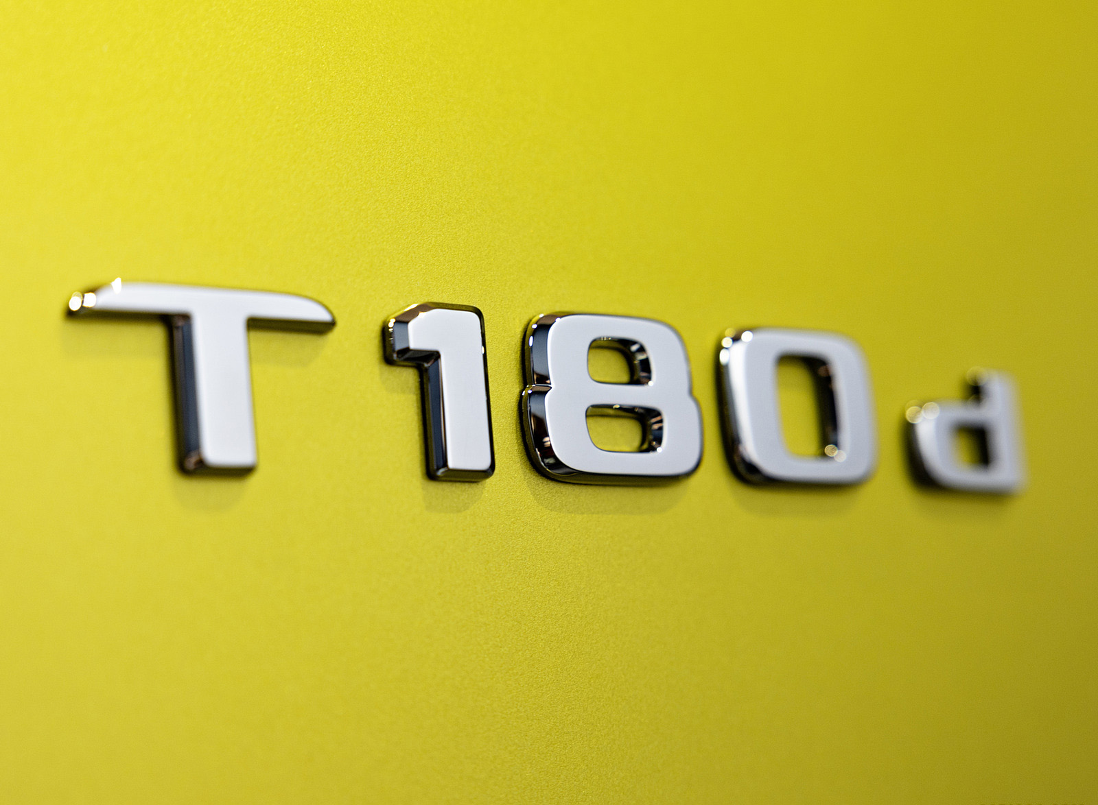 2023 Mercedes-Benz T-Class (Color: Limonite Yellow Metallic) Badge Wallpapers #51 of 73
