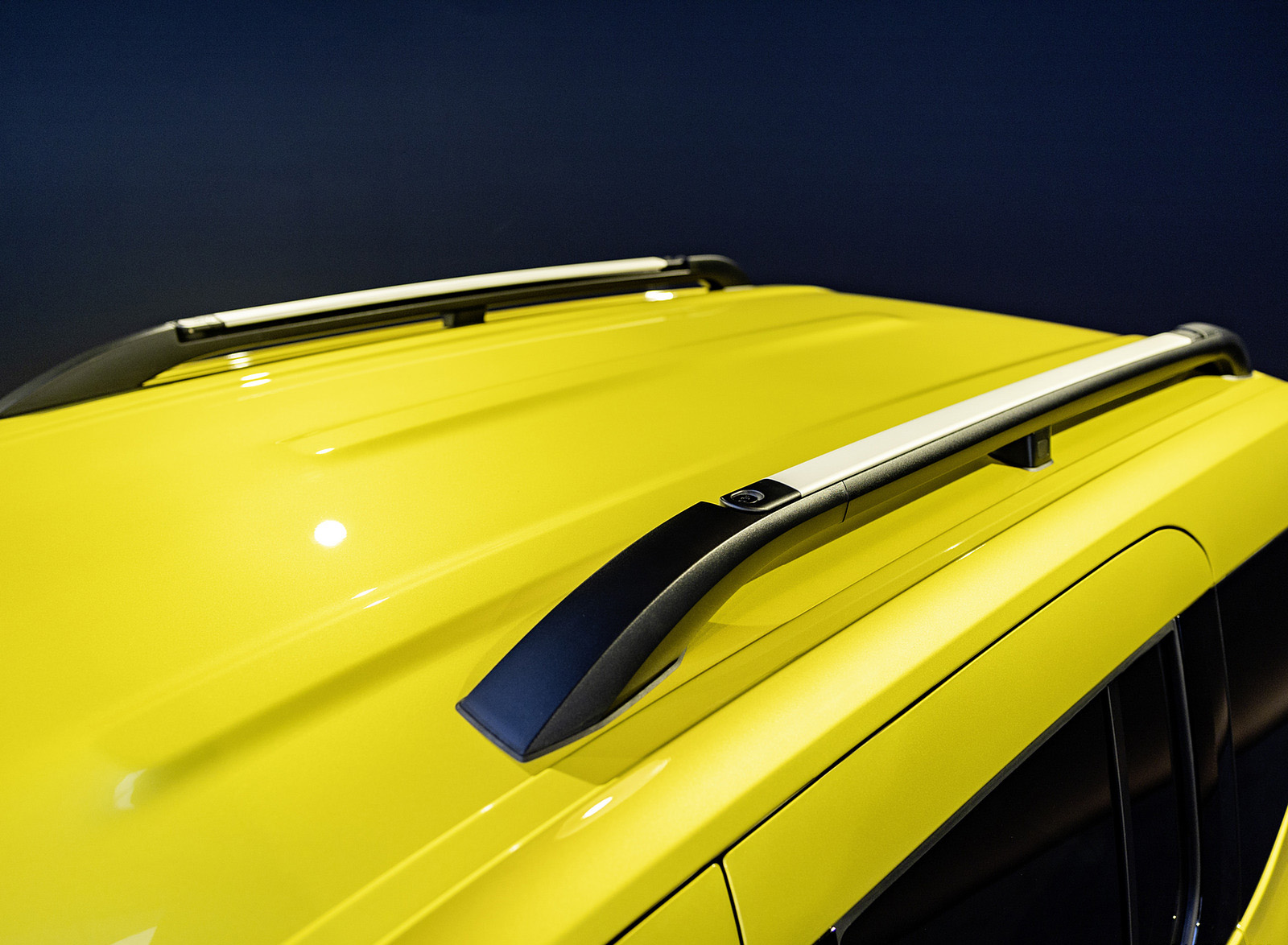 2023 Mercedes-Benz T-Class (Color: Limonite Yellow Metallic) Detail Wallpapers #49 of 73