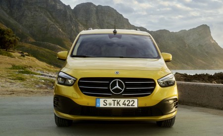 2023 Mercedes-Benz T-Class (Color: Limonite Yellow Metallic) Front Wallpapers 450x275 (5)