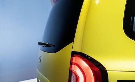 2023 Mercedes-Benz T-Class (Color: Limonite Yellow Metallic) Tail Light Wallpapers 450x275 (53)