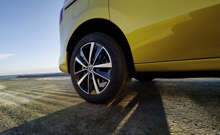 2023 Mercedes-Benz T-Class (Color: Limonite Yellow Metallic) Wheel Wallpapers 450x275 (9)
