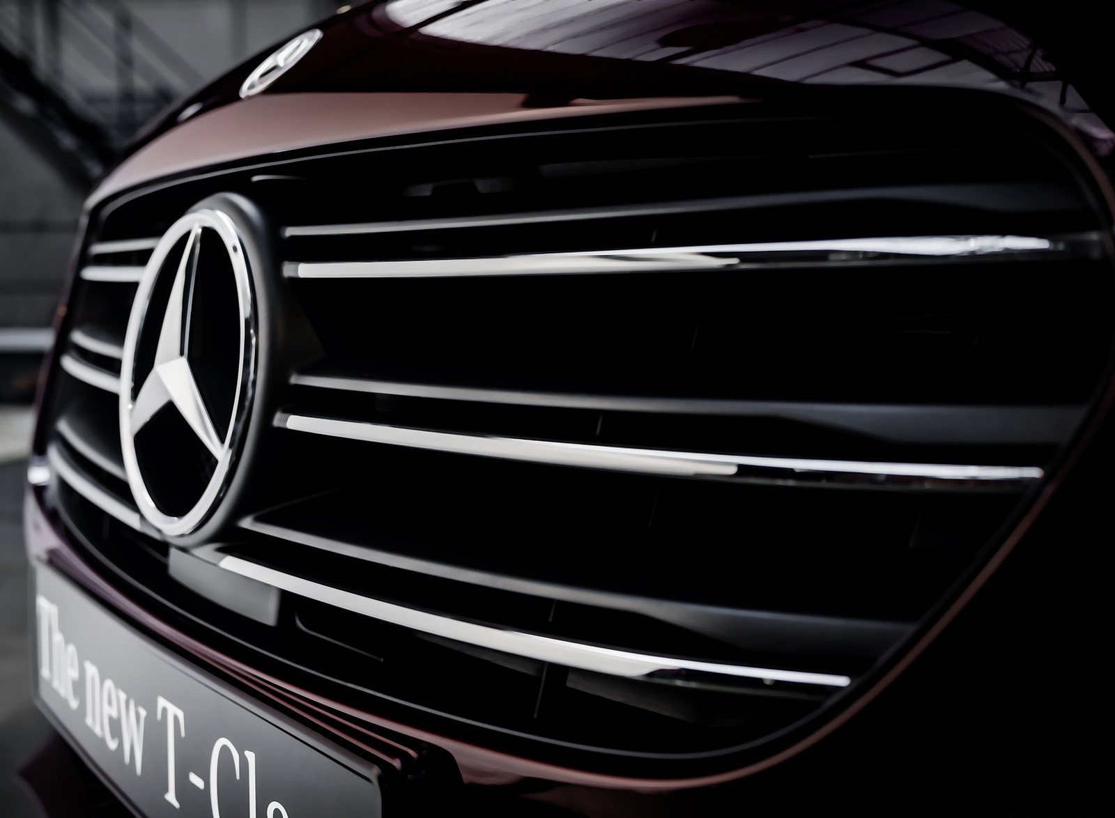 2023 Mercedes-Benz T-Class (Color: Rubellite Red Metallic) Grille Wallpapers #33 of 73