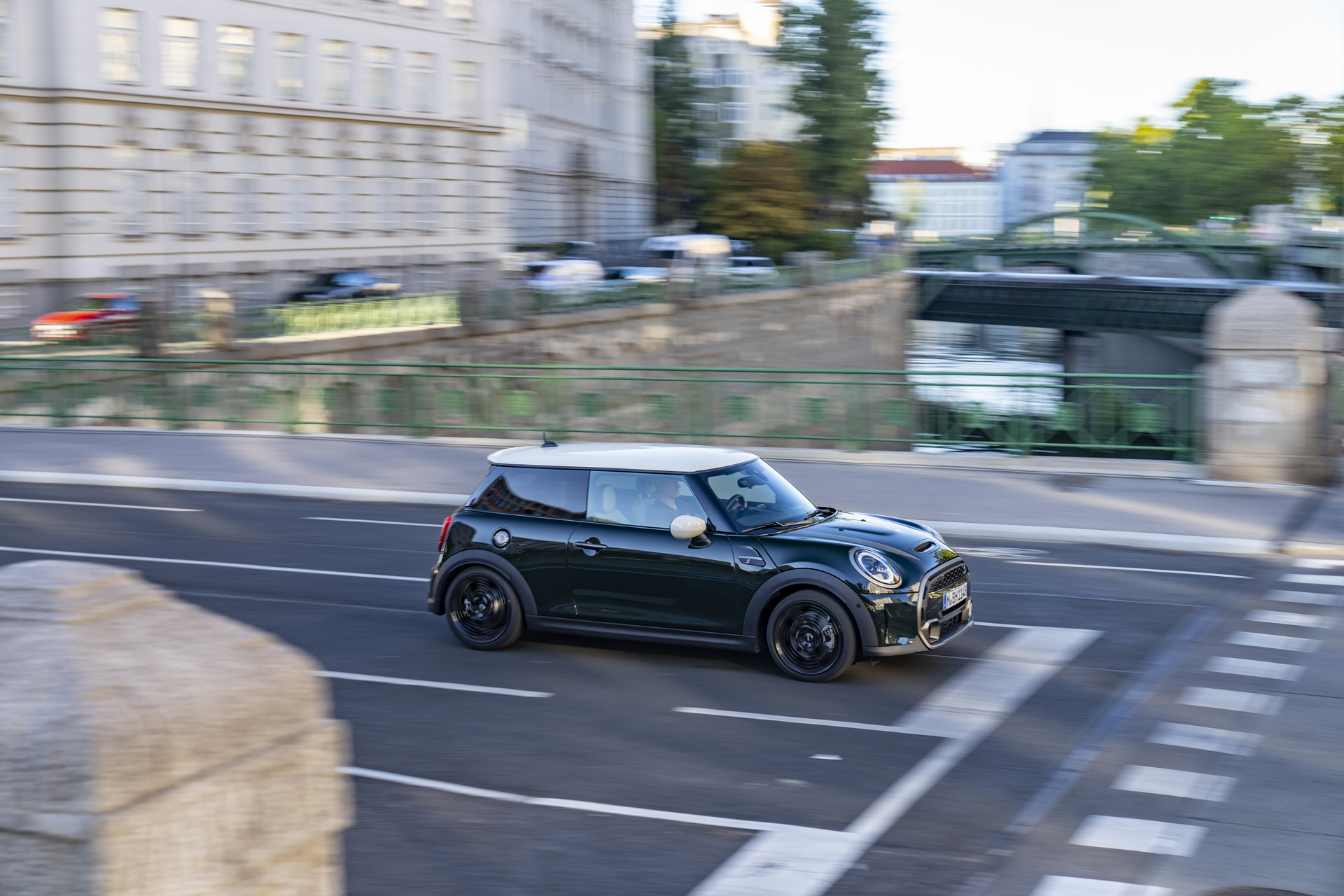 2023 Mini Cooper S Resolute Edition Front Three-Quarter Wallpapers #18 of 58