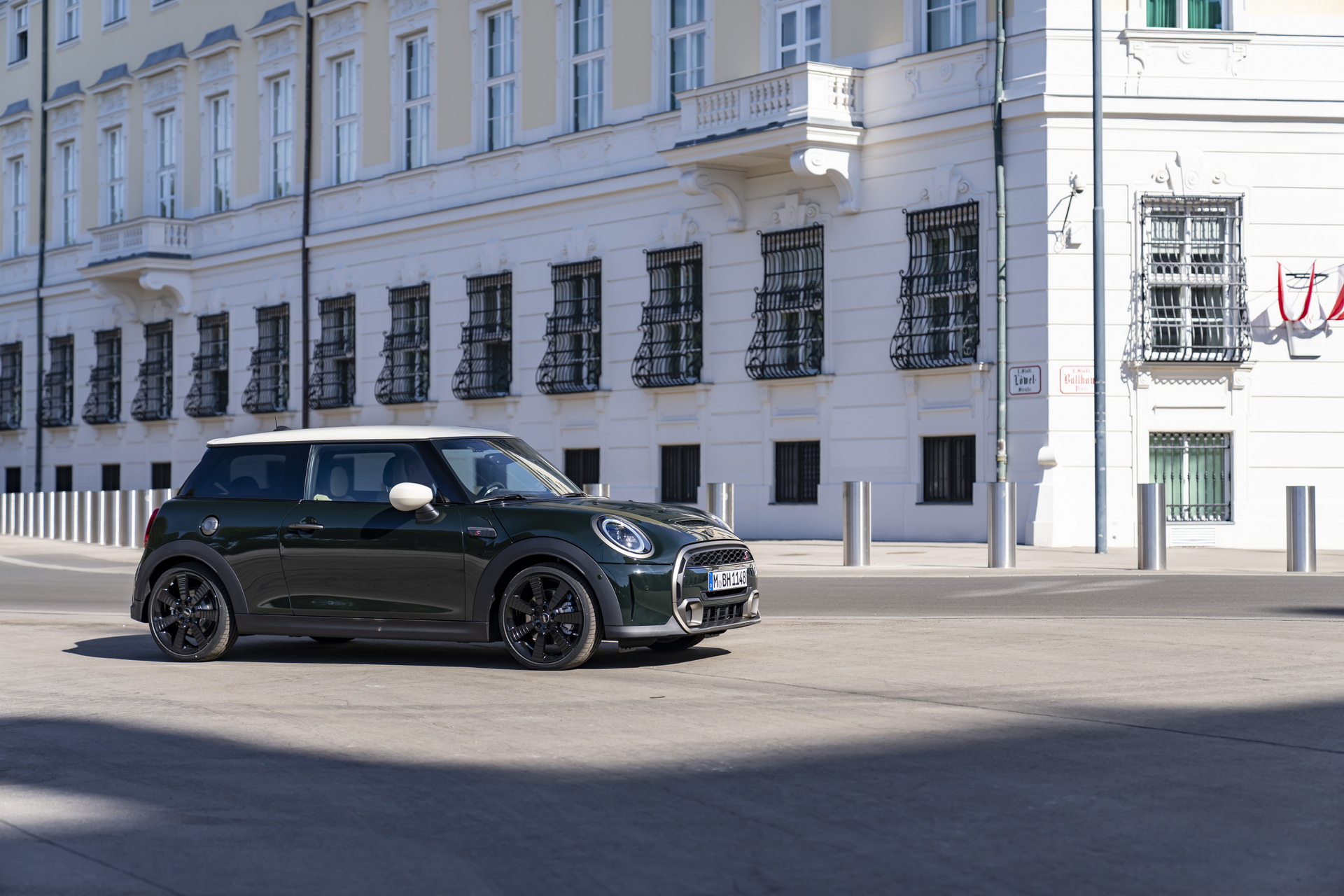 2023 Mini Cooper S Resolute Edition Side Wallpapers (3)