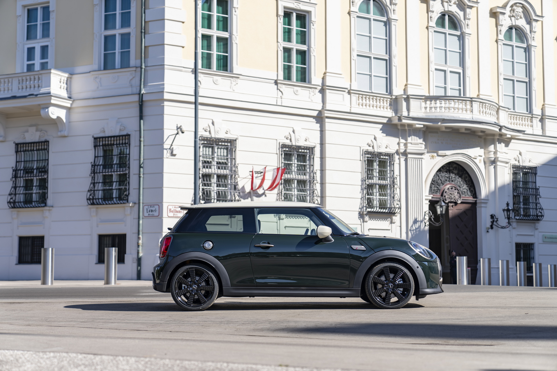 2023 Mini Cooper S Resolute Edition Side Wallpapers  (4)
