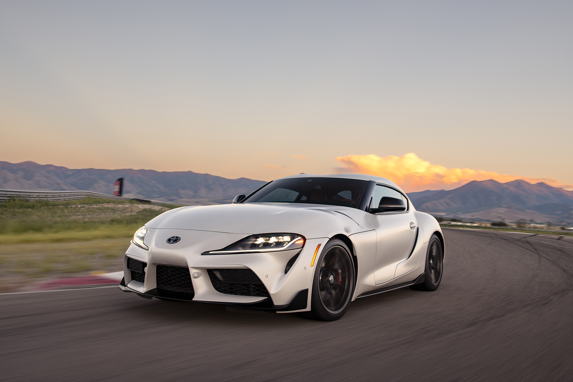 2023 Toyota GR Supra A91-MT Edition (Color: Burnout) Front Three-Quarter Wallpapers (1)