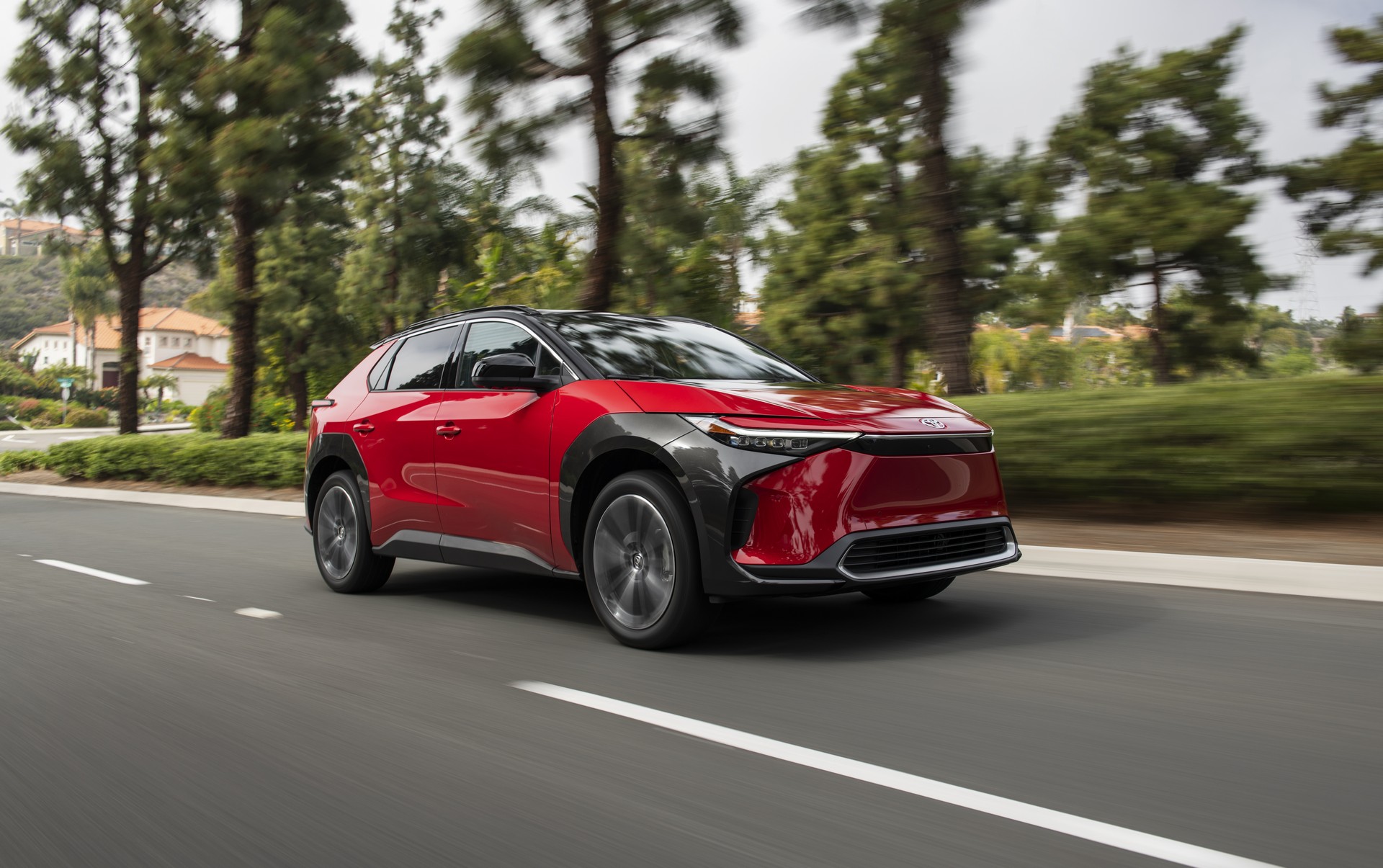 2023 Toyota bZ4X Limited AWD (Color: Supersonic Red) Front Three-Quarter Wallpapers (1)