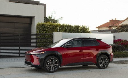 2023 Toyota bZ4X Limited AWD (Color: Supersonic Red) Front Three-Quarter Wallpapers 450x275 (13)