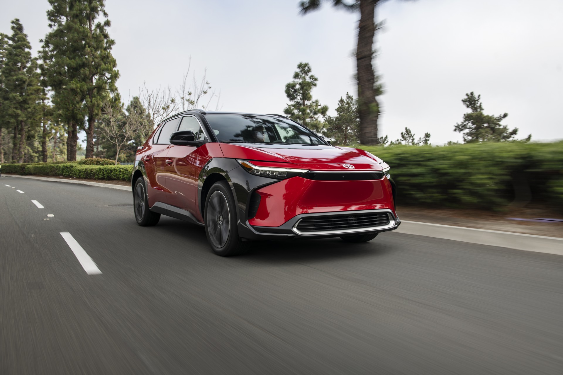 2023 Toyota bZ4X Limited AWD (Color: Supersonic Red) Front Three-Quarter Wallpapers (3)