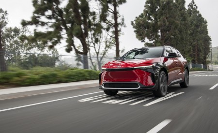 2023 Toyota bZ4X Limited AWD (Color: Supersonic Red) Front Three-Quarter Wallpapers 450x275 (4)