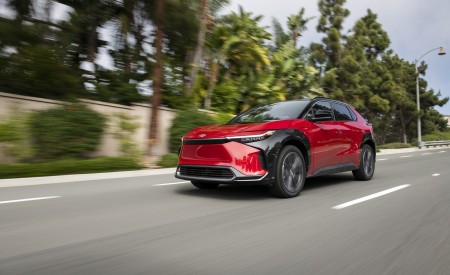 2023 Toyota bZ4X Limited AWD (Color: Supersonic Red) Front Three-Quarter Wallpapers 450x275 (6)