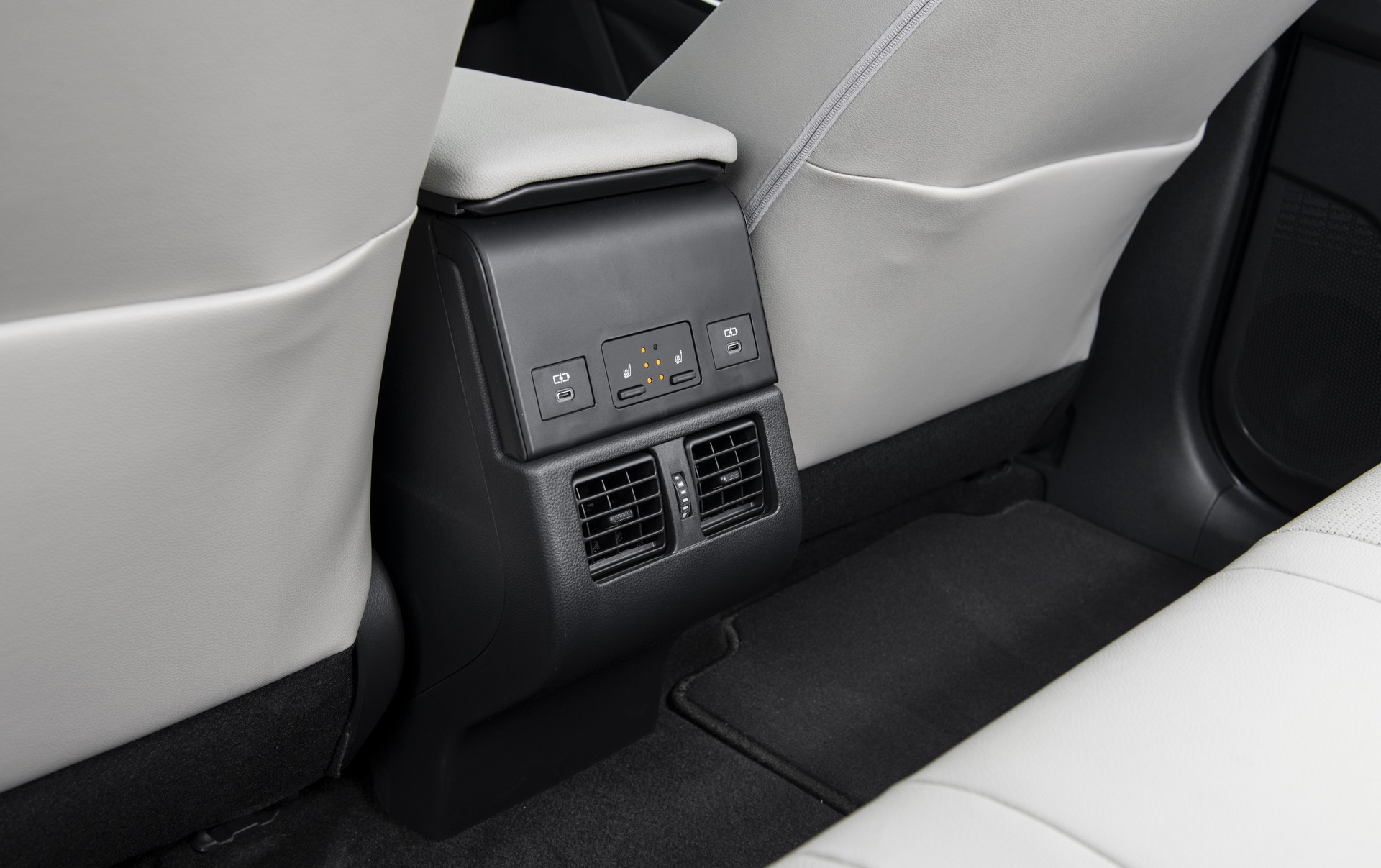 2023 Toyota bZ4X Limited AWD (Color: Heavy Metal) Interior Detail Wallpapers #220 of 226