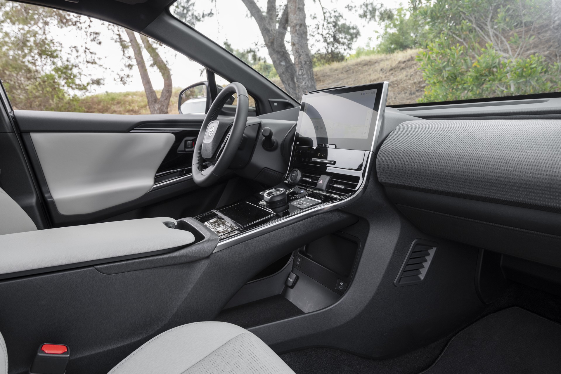 2023 Toyota bZ4X Limited AWD (Color: Heavy Metal) Interior Wallpapers #201 of 226