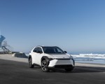 2023 Toyota bZ4X XLE FWD (Color: Wind Chill Pearl) Front Three-Quarter Wallpapers 150x120 (12)