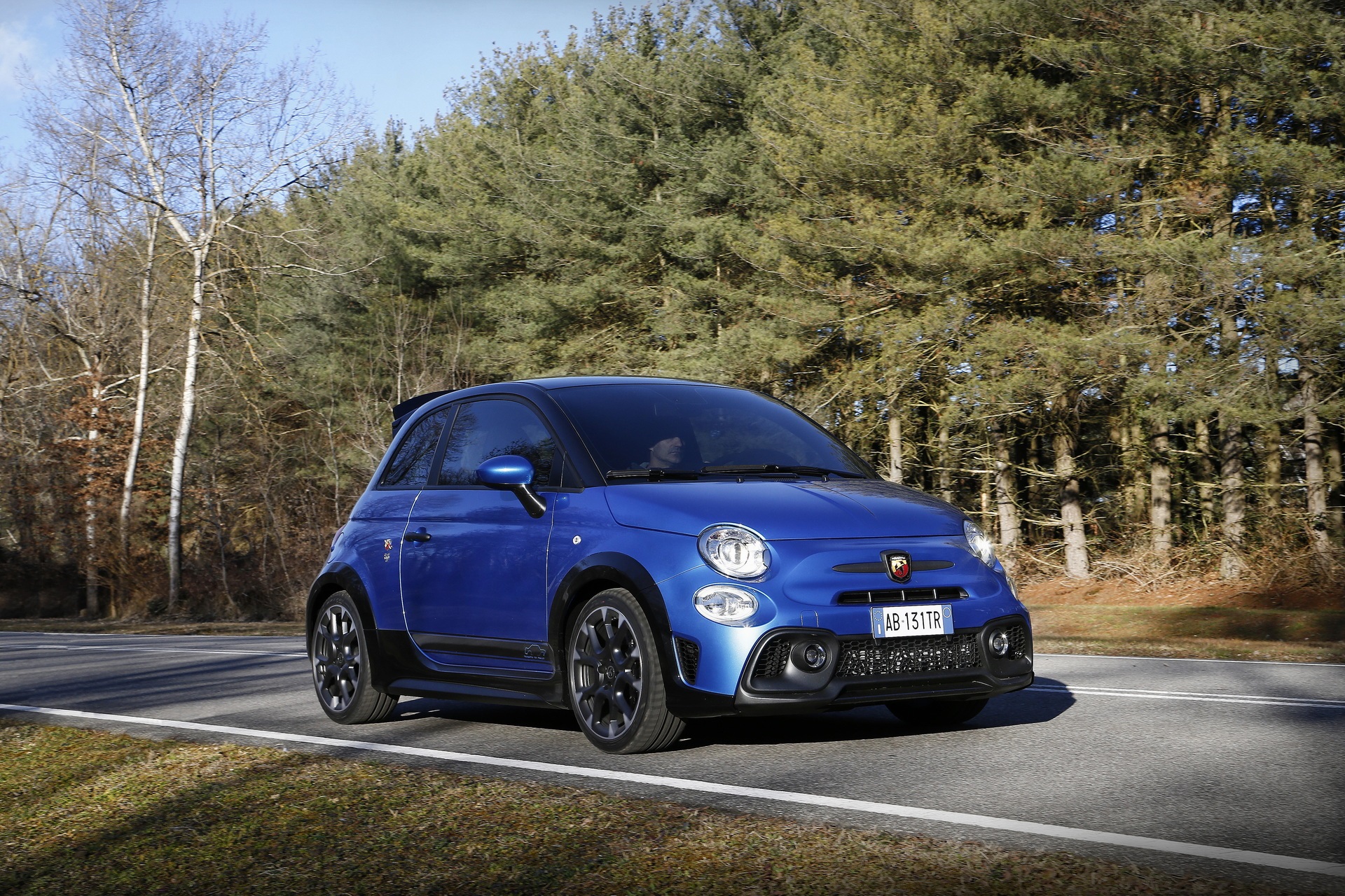 2022 Abarth 695 Tributo 131 Rally Front Three-Quarter Wallpapers #13 of 34