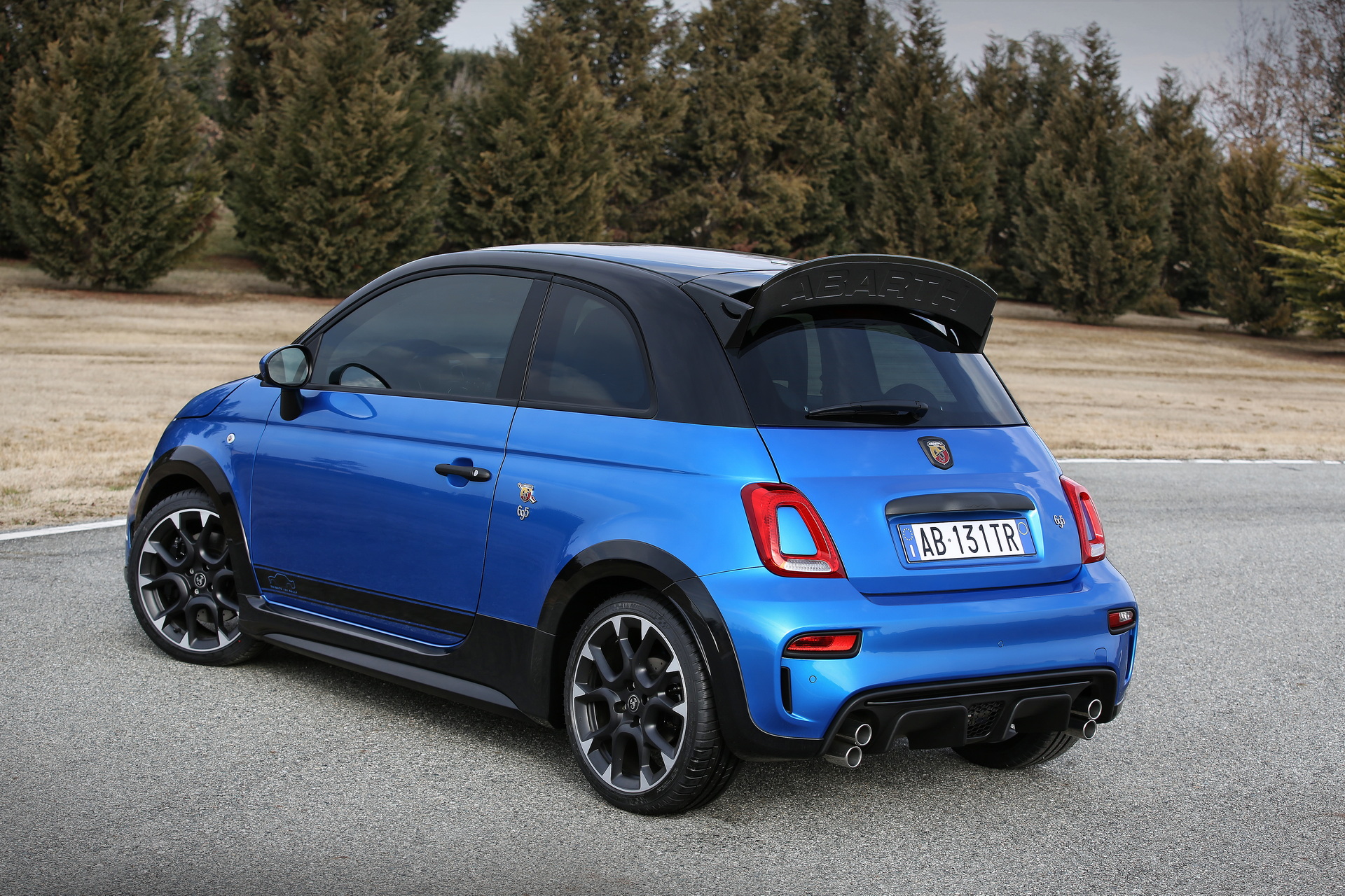 2022 Abarth 695 Tributo 131 Rally Rear Three-Quarter Wallpapers (10)