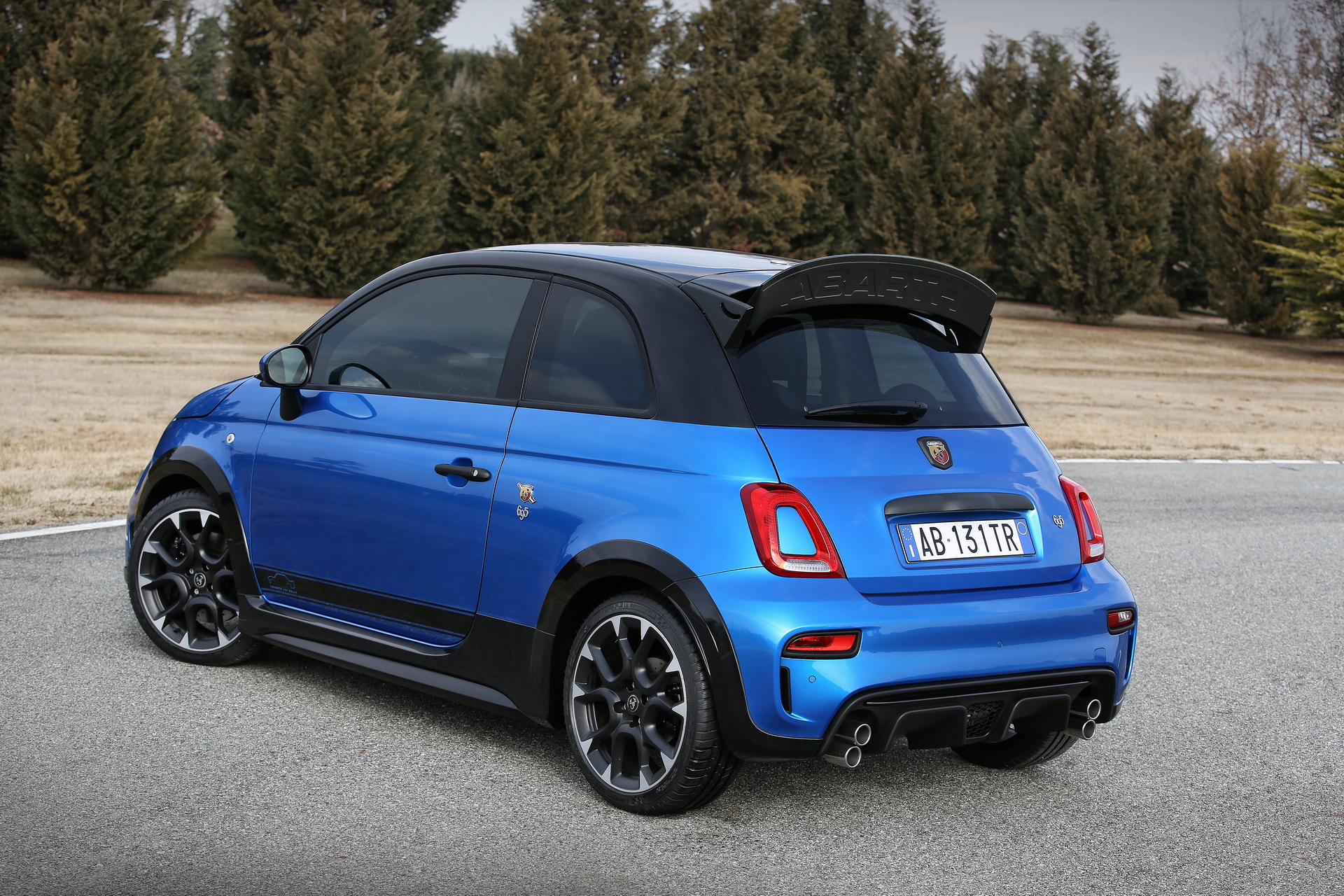 2022 Abarth 695 Tributo 131 Rally Rear Three-Quarter Wallpapers #10 of 34