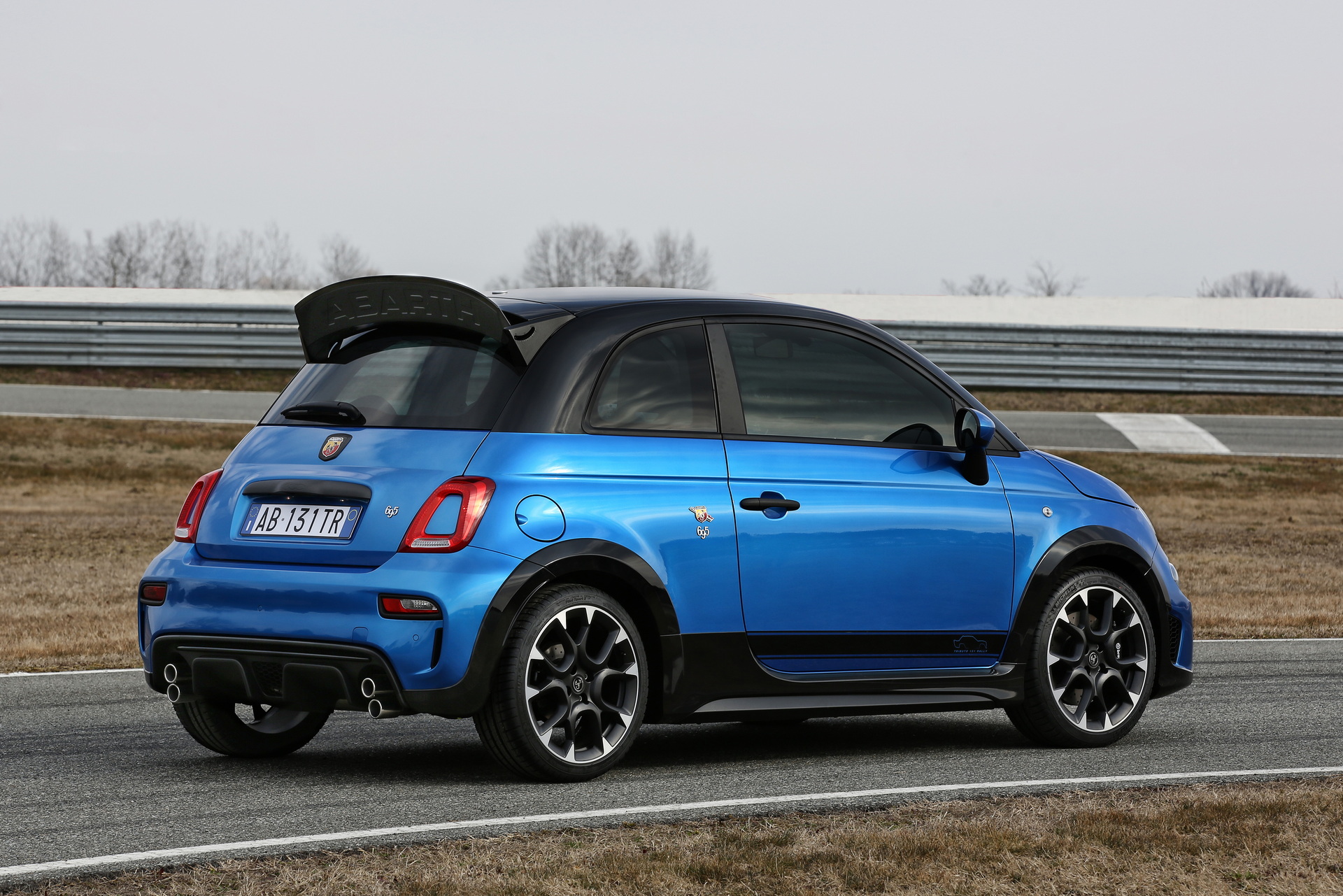2022 Abarth 695 Tributo 131 Rally Rear Three-Quarter Wallpapers #11 of 34