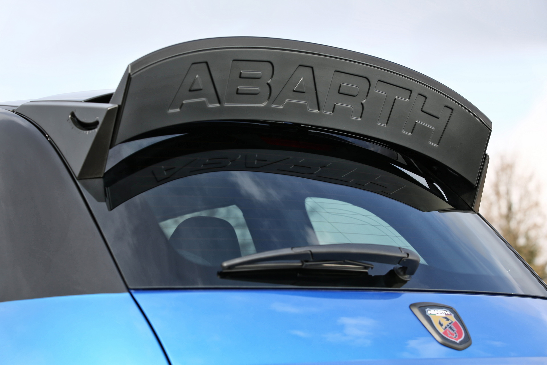 2022 Abarth 695 Tributo 131 Rally Spoiler Wallpapers #24 of 34