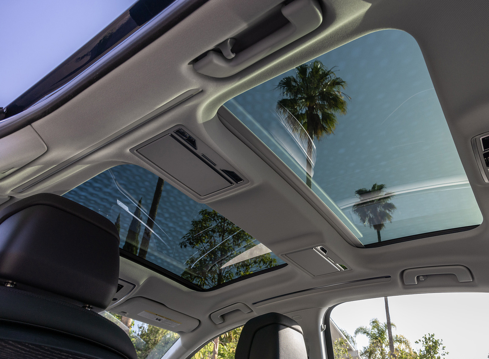 2022 Audi A8 (Color: Firmament Blue; US-Spec) Panoramic Roof Wallpapers #67 of 75
