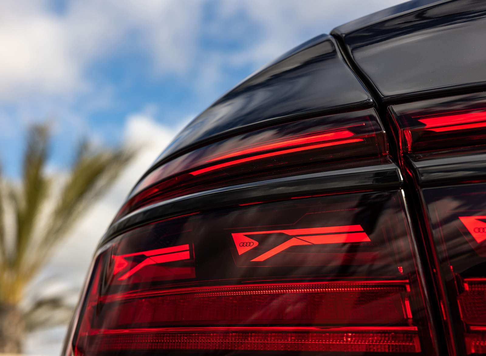 2022 Audi A8 (Color: Firmament Blue; US-Spec) Tail Light Wallpapers #46 of 75