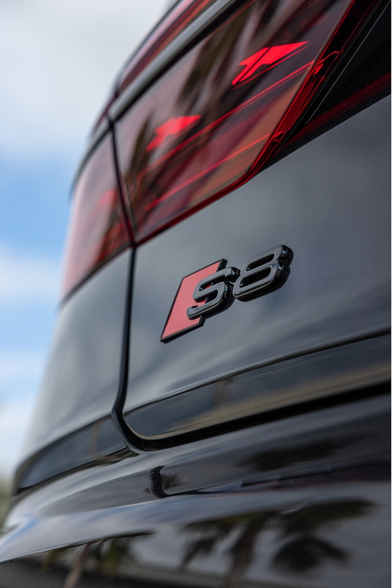 2022 Audi S8 (Color: Vesuvius Gray; US-Spec) Badge Wallpapers #48 of 78