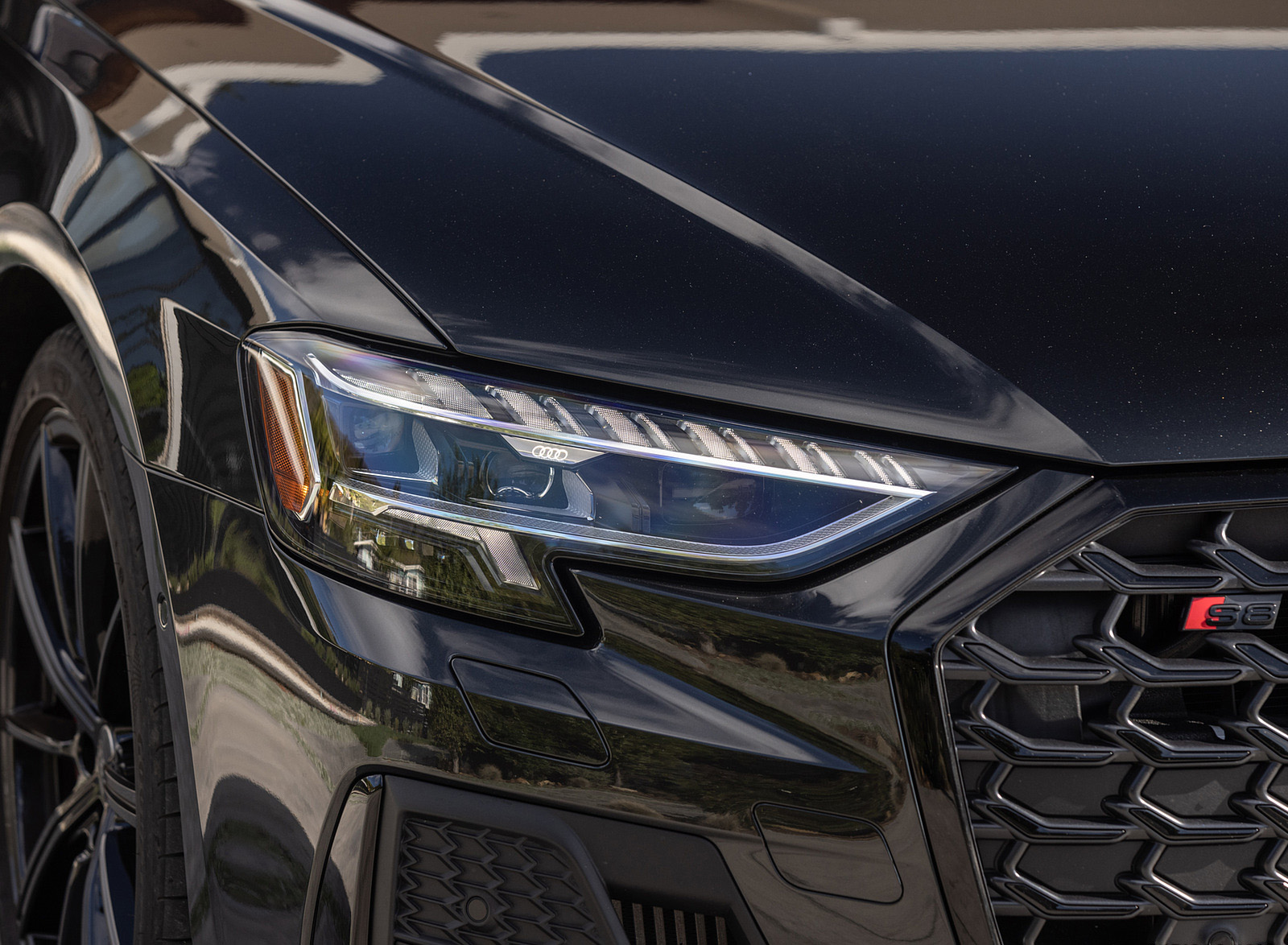2022 Audi S8 (Color: Vesuvius Gray; US-Spec) Headlight Wallpapers #39 of 78