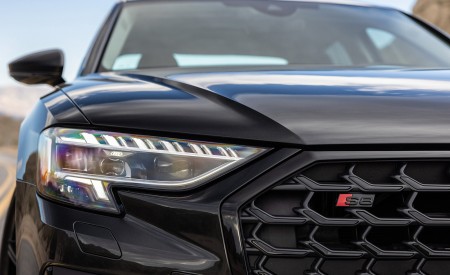 2022 Audi S8 (Color: Vesuvius Gray; US-Spec) Headlight Wallpapers 450x275 (38)