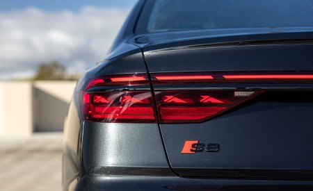 2022 Audi S8 (Color: Vesuvius Gray; US-Spec) Tail Light Wallpapers 450x275 (53)