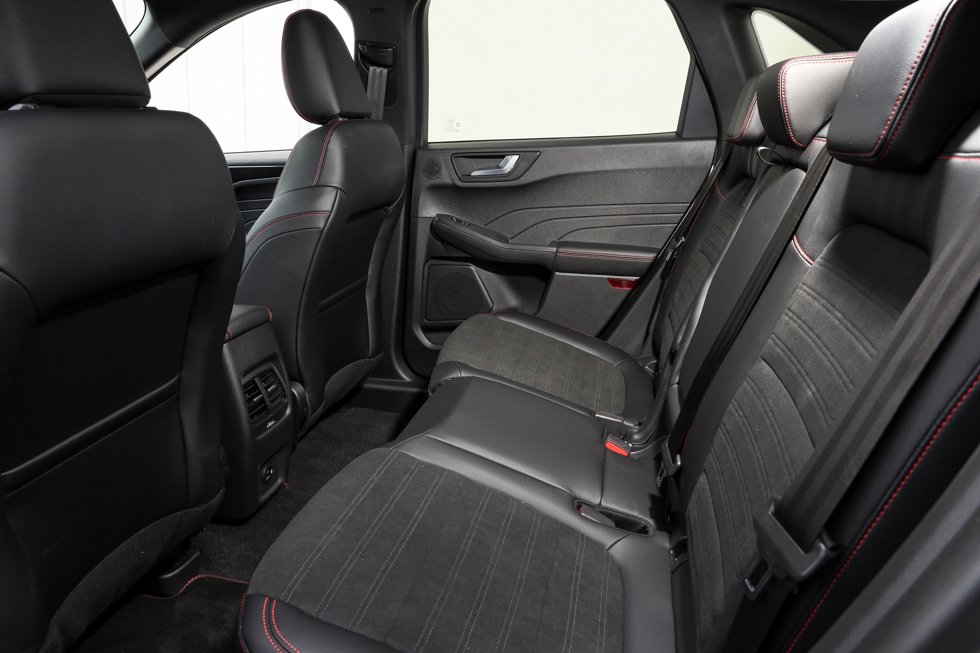 2022 Ford Escape PHEV AU version Interior Rear Seats Wallpapers #155 of 191
